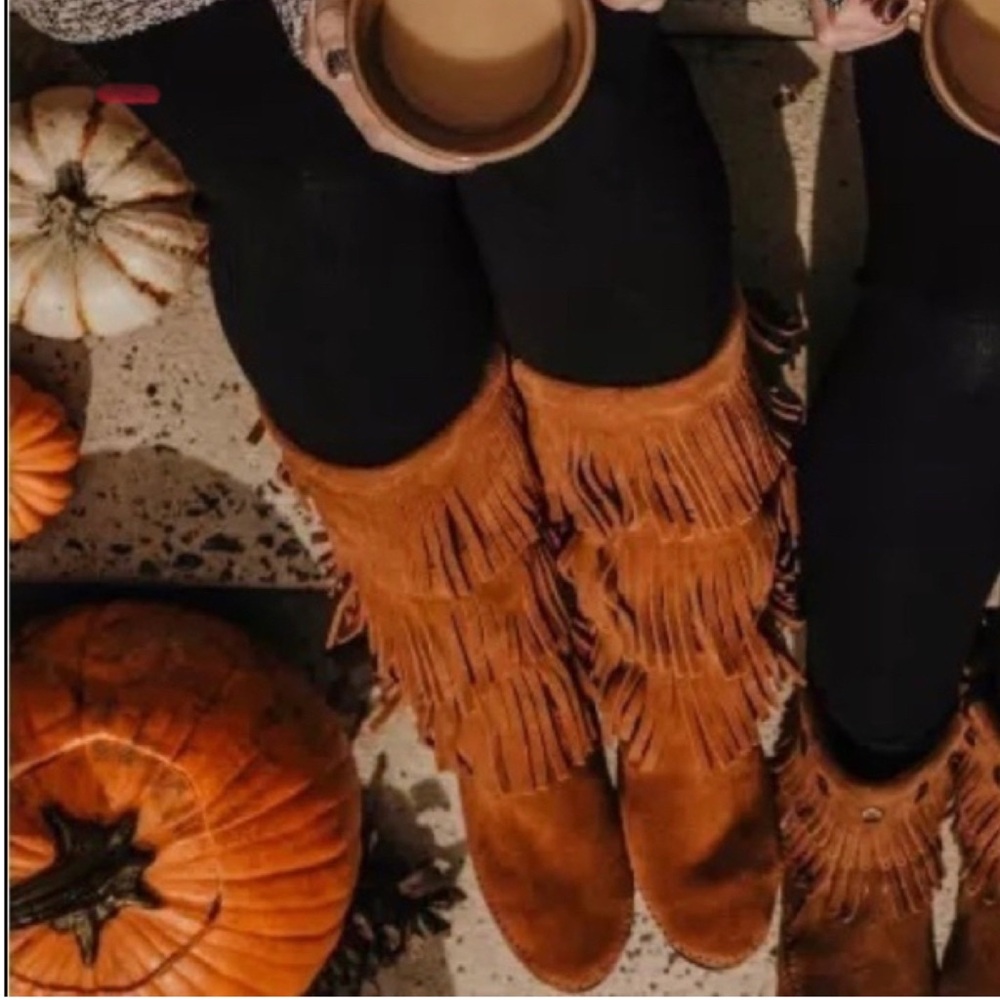 Minnetonka 3-Layer Fringe Boots